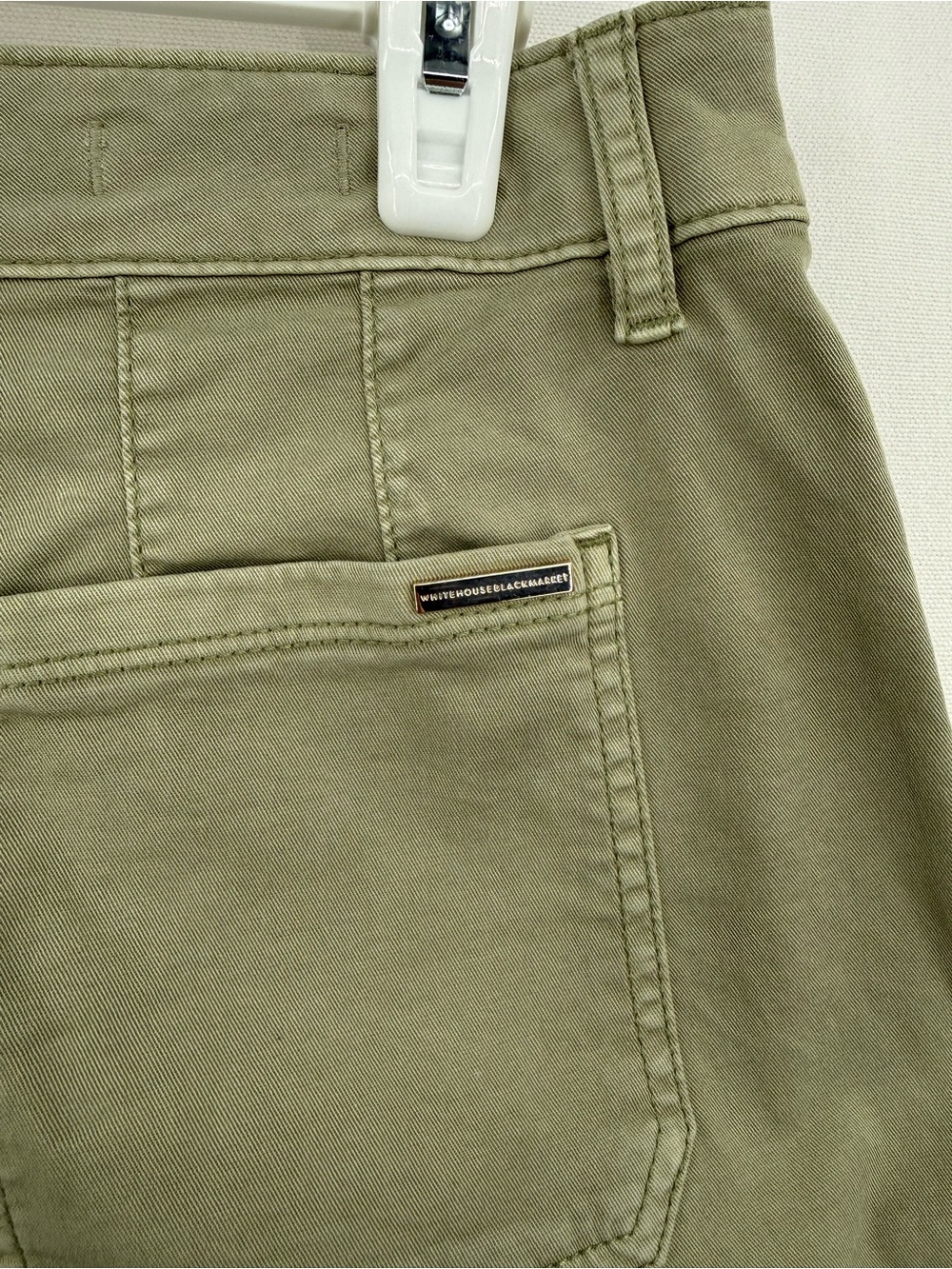 White House Black Market WHBM Olive Green Cargo Shorts Mid Rise Utility 4.5” - Picture 8 of 13